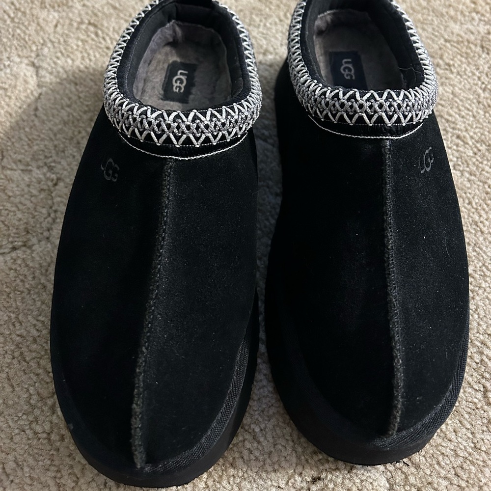 UGG Tasman platform slipper like new